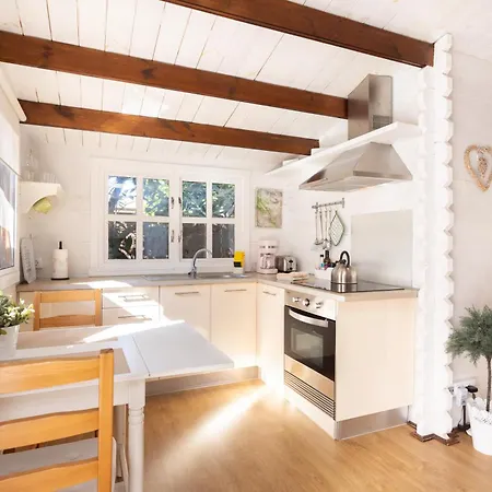 Home2book Comfy Hibiscus, Peace Retreat